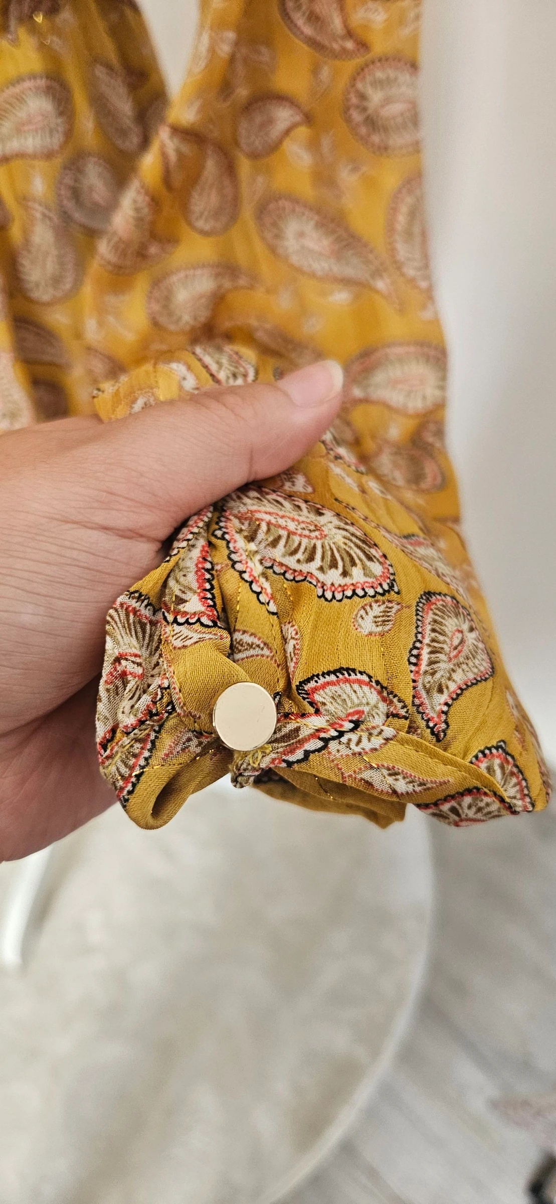 Bonito vestido curto mostarda com padrão de caxemira tamanho S-M – photo 10